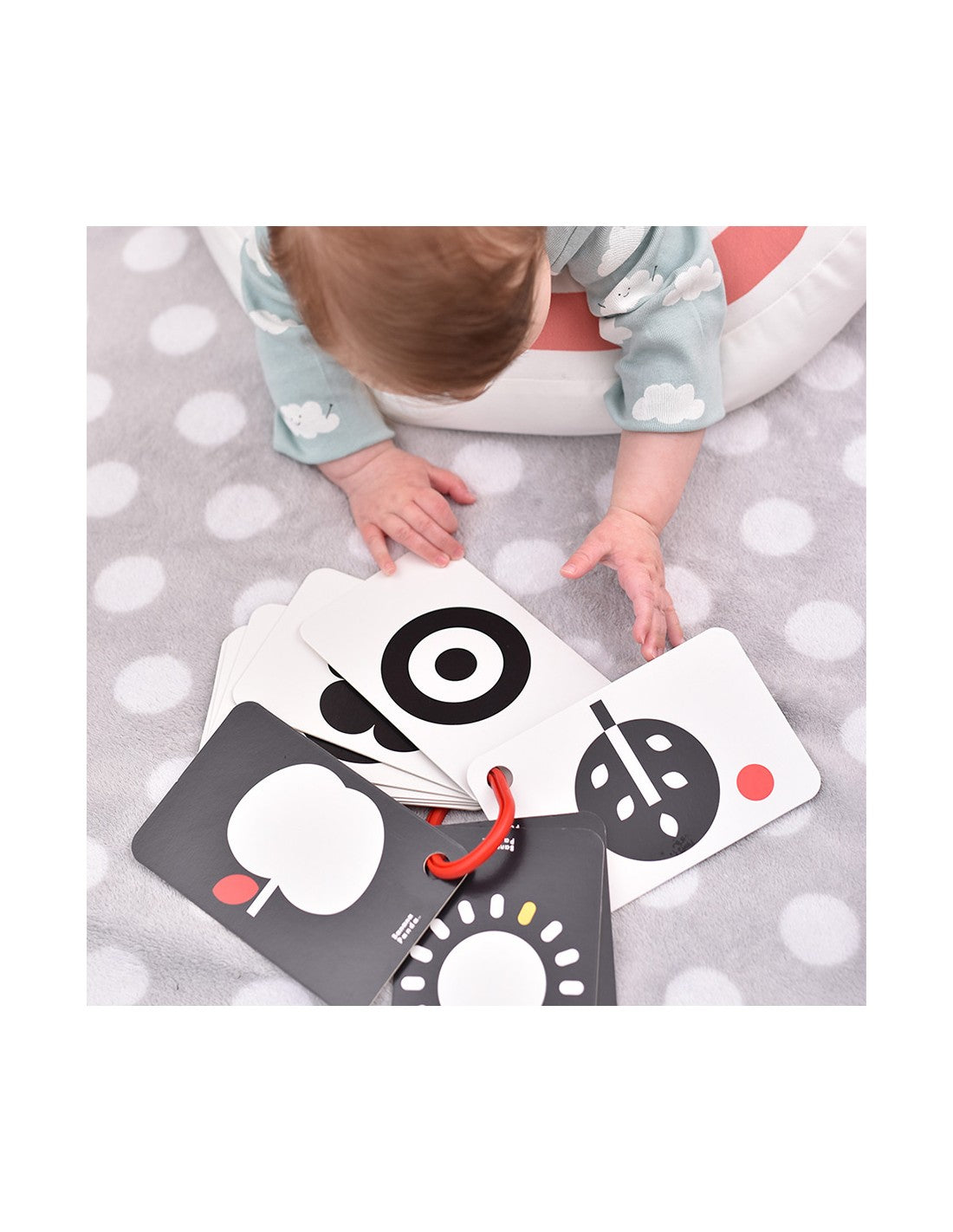 Banana Panda | High Contrast Flash Cards on a ring 0m+